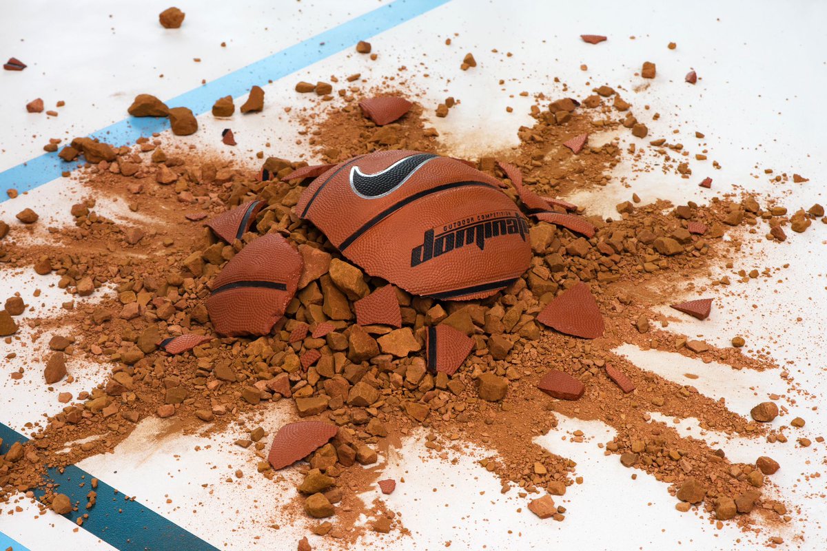 'Be Like Mike' installation by @chriscawkwell 

Purchase via website link in bio!

#sculpture #artwork #jesomite #artist #art #fineart #londonart #toxicarts #modernart #contemporart #londonart #nba #toxicartist #sculptureart #sculptureartist #londonartist #contemporaryartist