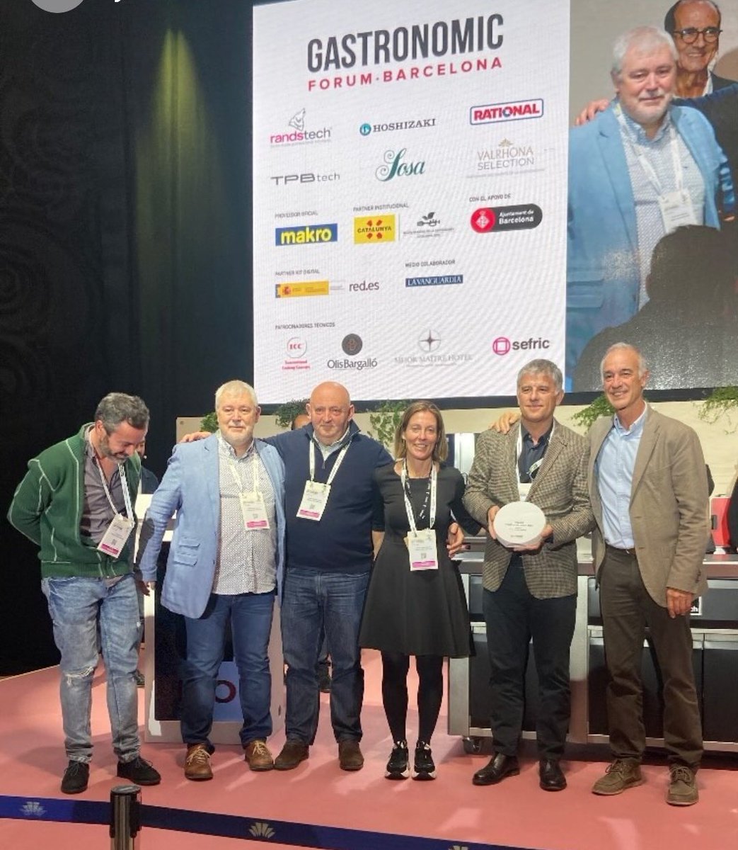 Un reconeixement molt merescut per part <a href="/gastronomicfbcn/">Gastronomic Forum Barcelona</a> a <a href="/JoviatHoteleria/">Joviat Hoteleria</a> 👏👏👏<a href="/dpons/">dpons</a> <a href="/jpele80/">Josep Pelegrín</a> <a href="/ferrrermarius/">Màrius</a> No només dignifiquen la restauració d'aquest petit país tb L'FP <a href="/impulsfp/">ImpulsFP 💡</a>