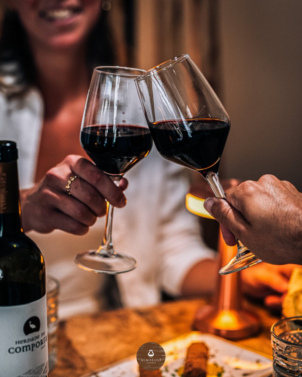 AlmalusaHotels's tweet photo. Happy #InternationalMerlotDay! We're celebrating with a glass of local wine #AtAlmaLusa Comporta's lovely Library Bar. Saúde! 🍷

Hotel: AlmaLusa Comporta.

#Comporta #Merlot #WineDay #WineTime #WineoClock #WineLovers https://t.co/noUYeXRjpX
