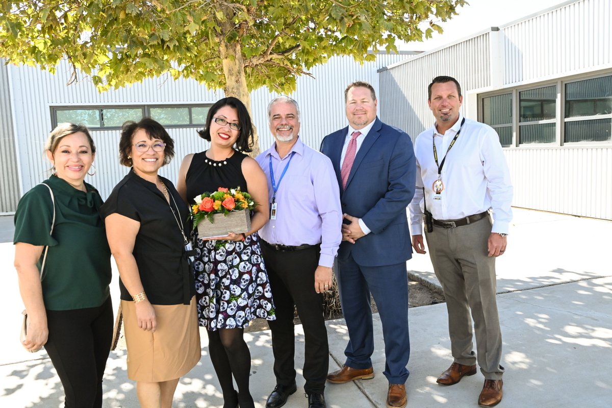 JUSD_Supt's tweet image. Congratulations to our JUSD Site Support Employee of the Year, Rubidoux High School Community Schools Teacher on Special Assignment, Delia Nguyen! #jusd #jusdshares #jusdvision