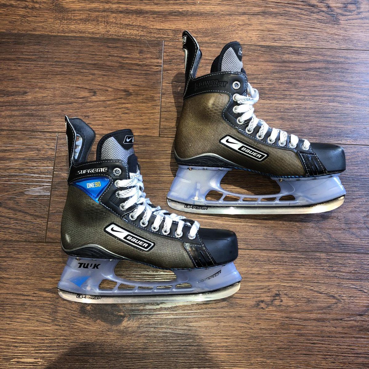 bum_patrol's tweet photo. You’re sitting up in the nosebleeds chatting up some coliseum lizards while sucking back a slush pup but all the sudden Matty Eagles rips the O.T. winner in the translucent Nike Bauer wheels and now the girls won’t talk to you https://t.co/kndZxj7B4V