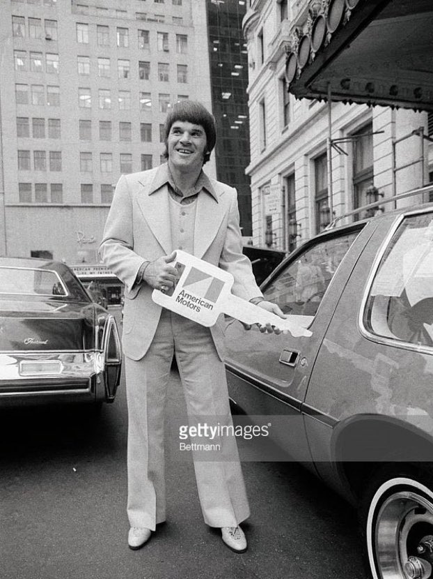 1974Baseball's tweet photo. Sometimes the photo captions just write themselves ... #PeteRose #SeriesMVP https://t.co/lKI1ap9Ksi