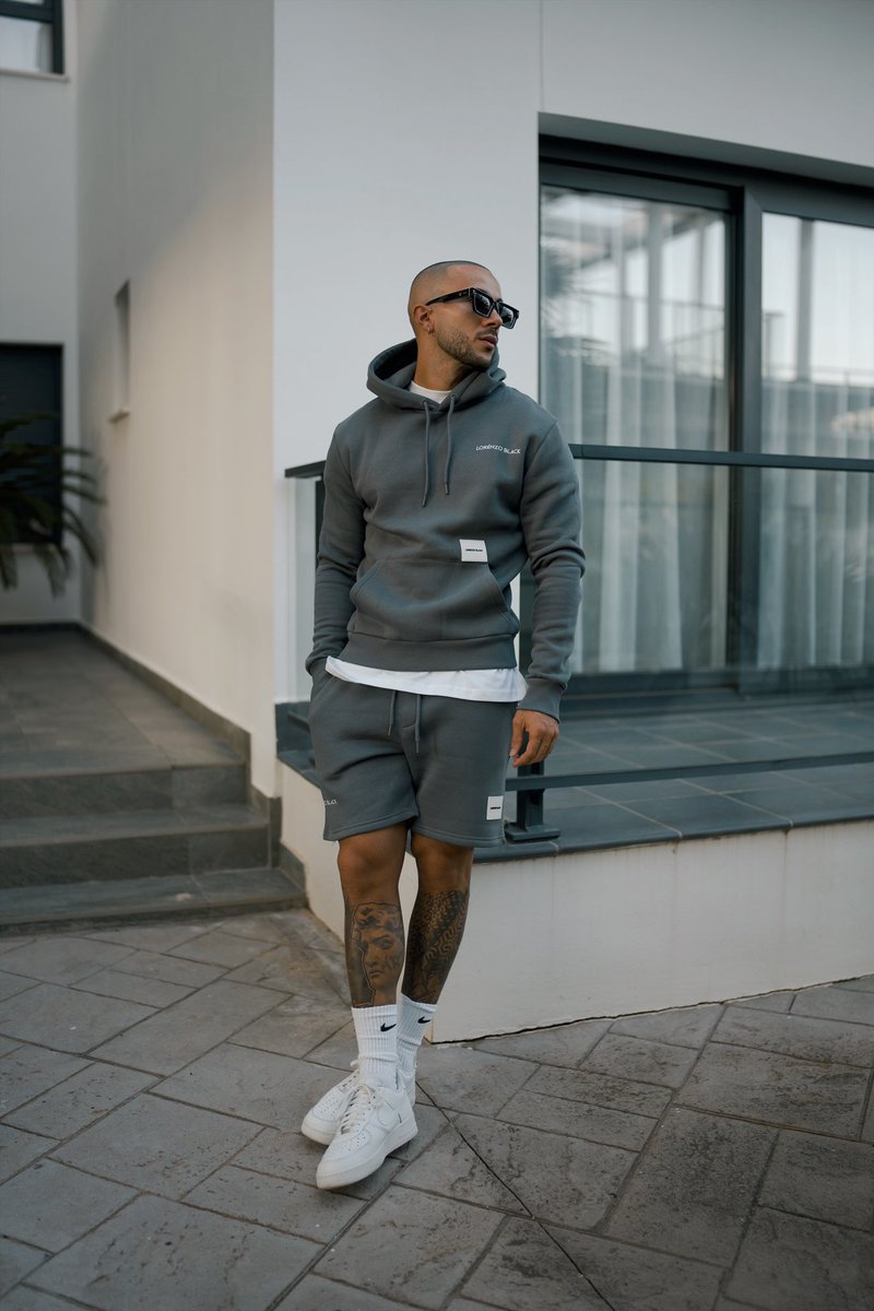 Silicone badge set in Slate grey🐘 🖤

Last sizes available online: 
lorenzoblack.co.uk