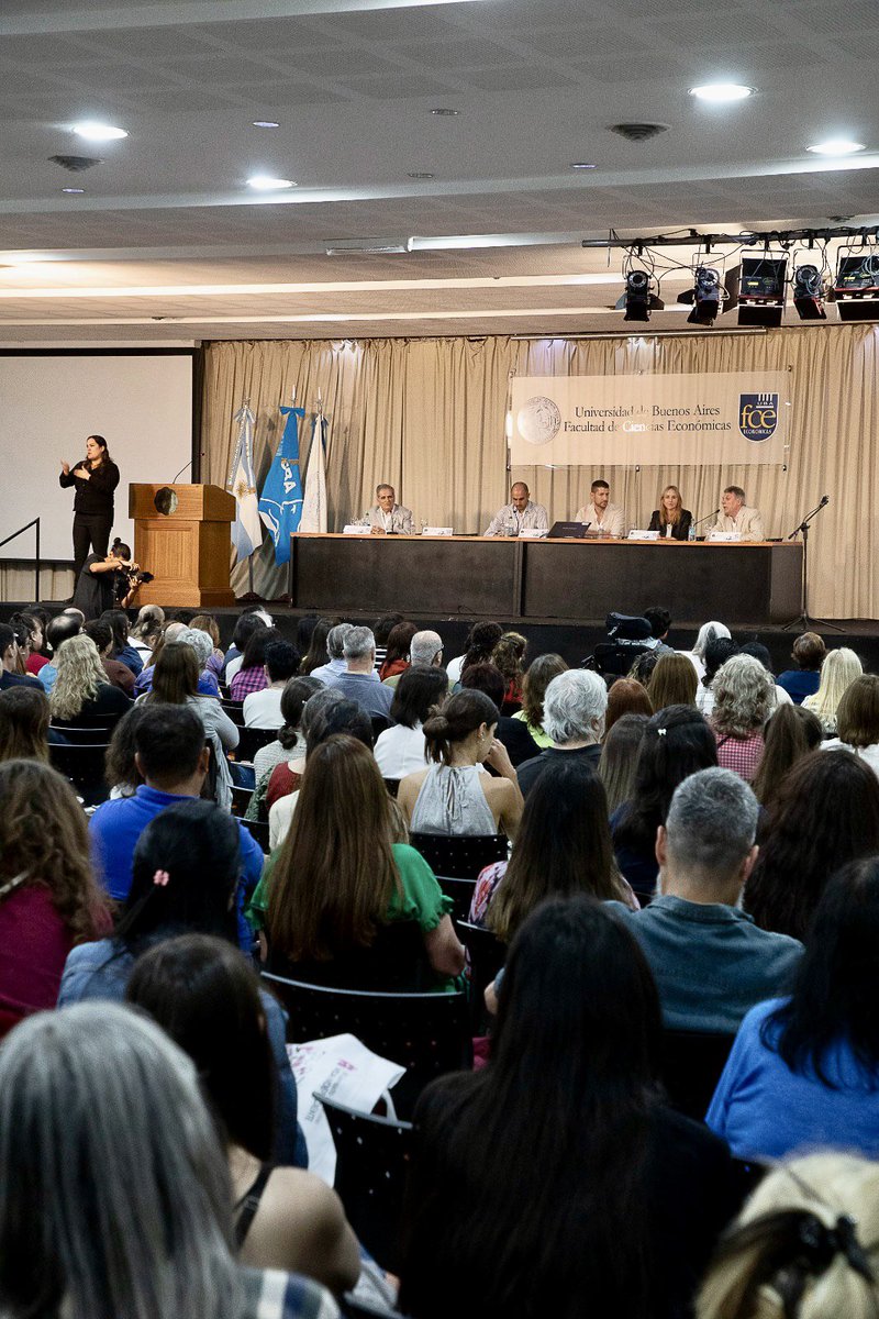 claramuzzio's tweet photo. Más de 300.000 personas que viven en la Ciudad tienen alguna discapacidad y todavía tenemos mucho para hacer por ellos.

En la VIII Jornada de Vida Independiente organizada por @copidisgcba, la Fundación Qualis y la Fundación Tercera Cultura en la que participé hoy, presenté las propuestas que queremos trabajar para hacer de Buenos Aires una ciudad más accesible e inclusiva.

Vamos a trabajar incansablemente para derribar las barreras que todavía existen y así todos, sin excepciones, podamos llevar adelante nuestra vida con libertad, dignidad y autonomía, sin prejuicios.