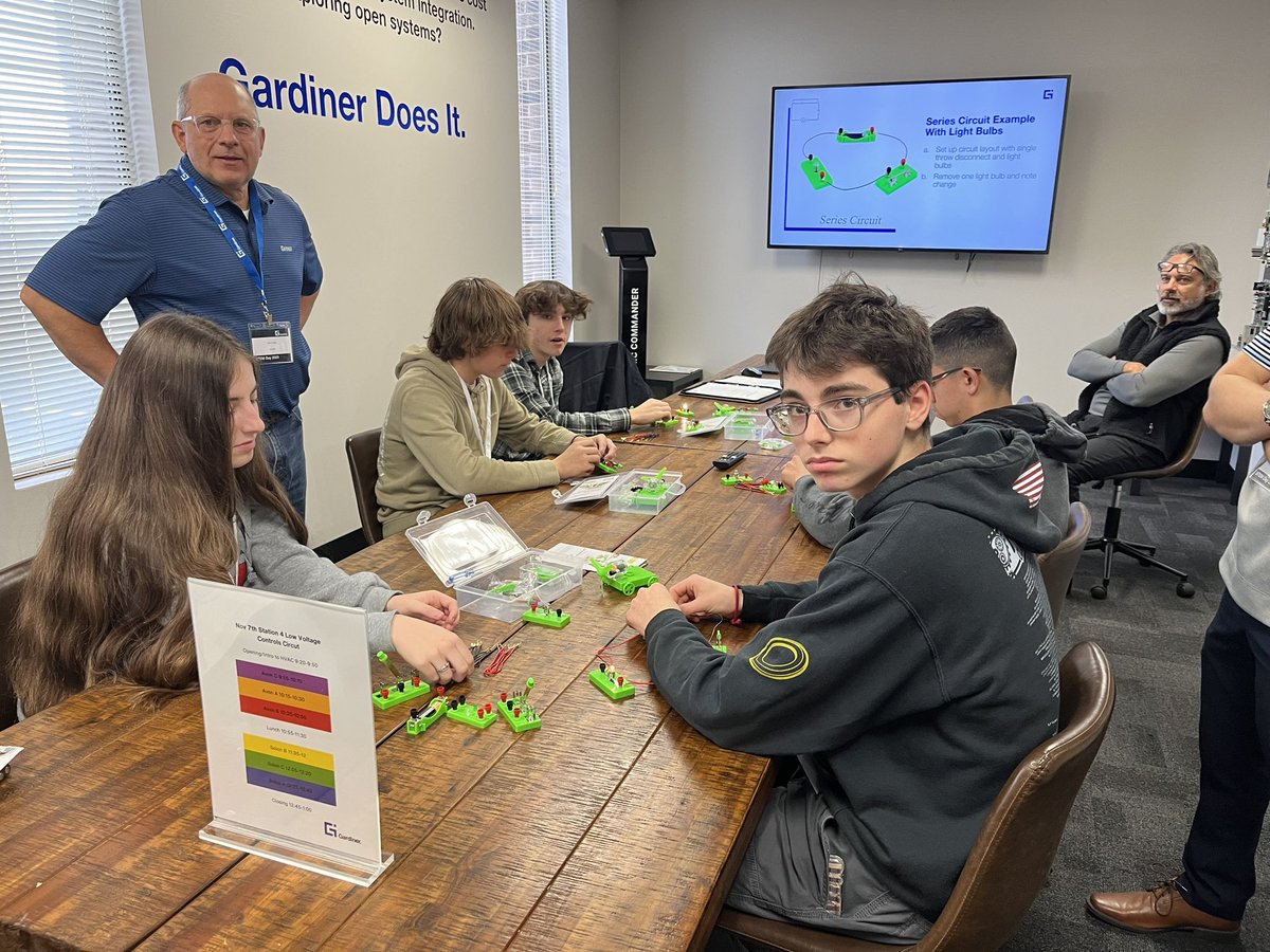 ALHSRobotics's tweet image. Thank you to Gardiner HVAC for hosting us at their STEM day.