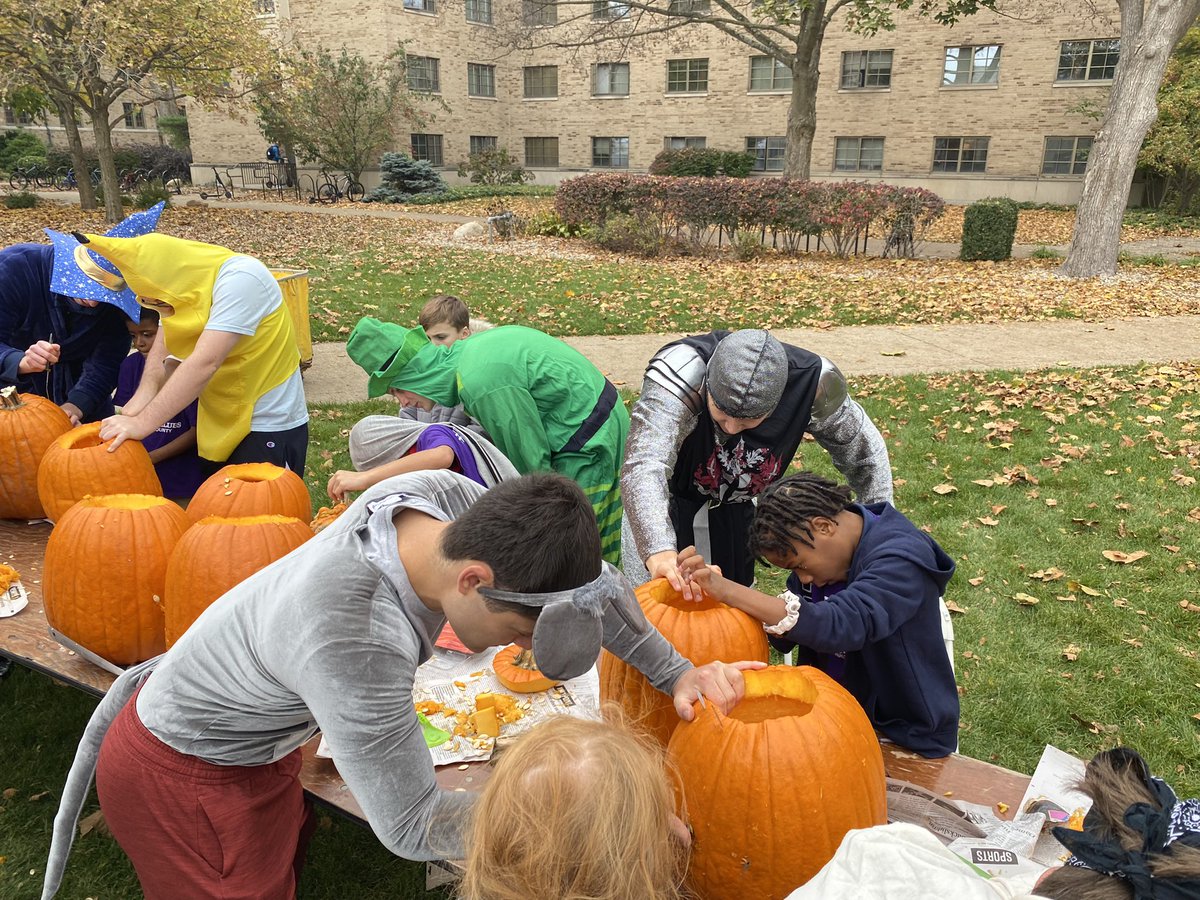 CHodson93's tweet photo. The Return of a Keenan Klassic: The Great Pumpkin!! Thanks to our 6Man room on the 4th Floor for organizing and to Boys and Girls Club of St. Joe’s County for coming by Keenan and hanging out! https://t.co/tKiCeUcl8b