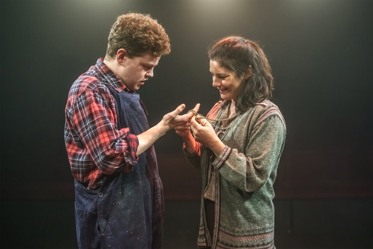 'Three ‘must see’ short plays by a master of her craft' 
★★★★★ Five Stars from LondonTheatre1 for Knocking on the Wall:
londontheatre1.com/reviews/knocki…