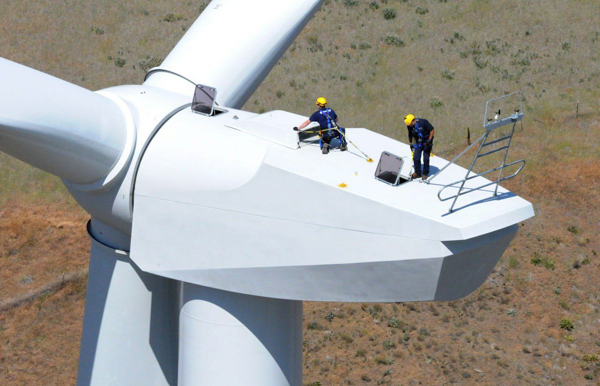 silvano_trotta's tweet photo. Générateurs diesel trouvés dans les éoliennes écossaises !

Dans la société écossaise Scottish Power, plus de 70 éoliennes étaient alimentées par des générateurs diesel, écrit le britannique Sunday Mail. L'entreprise a été "trahie" par un de ses propres employés, qui a informé les médias d'une fraude "environnementale" similaire.

L'entreprise a déclaré qu'elle était obligée d'utiliser la traction diesel pour faire fonctionner ses éoliennes en raison d'une « panne de réseau », sans expliquer à quelle fréquence ni dans quelle mesure ses énergies renouvelables sont alimentées au diesel.

Scottish Power a déjà été accusé de dissimuler des actes répréhensibles en matière d'environnement. Les députés sont convaincus qu'on ne peut pas faire confiance aux entreprises énergétiques en matière d'environnement.

Ce n'est pas le premier problème de « l'énergie verte » : le potentiel énergétique renouvelable de l'Écosse est utilisé à mauvais escient et l'on craint que de nombreux autres actes répréhensibles soient cachés.

C'est juste un exemple de ce qui ce passe à l'échelle mondiale avec cette fraude environnementale.