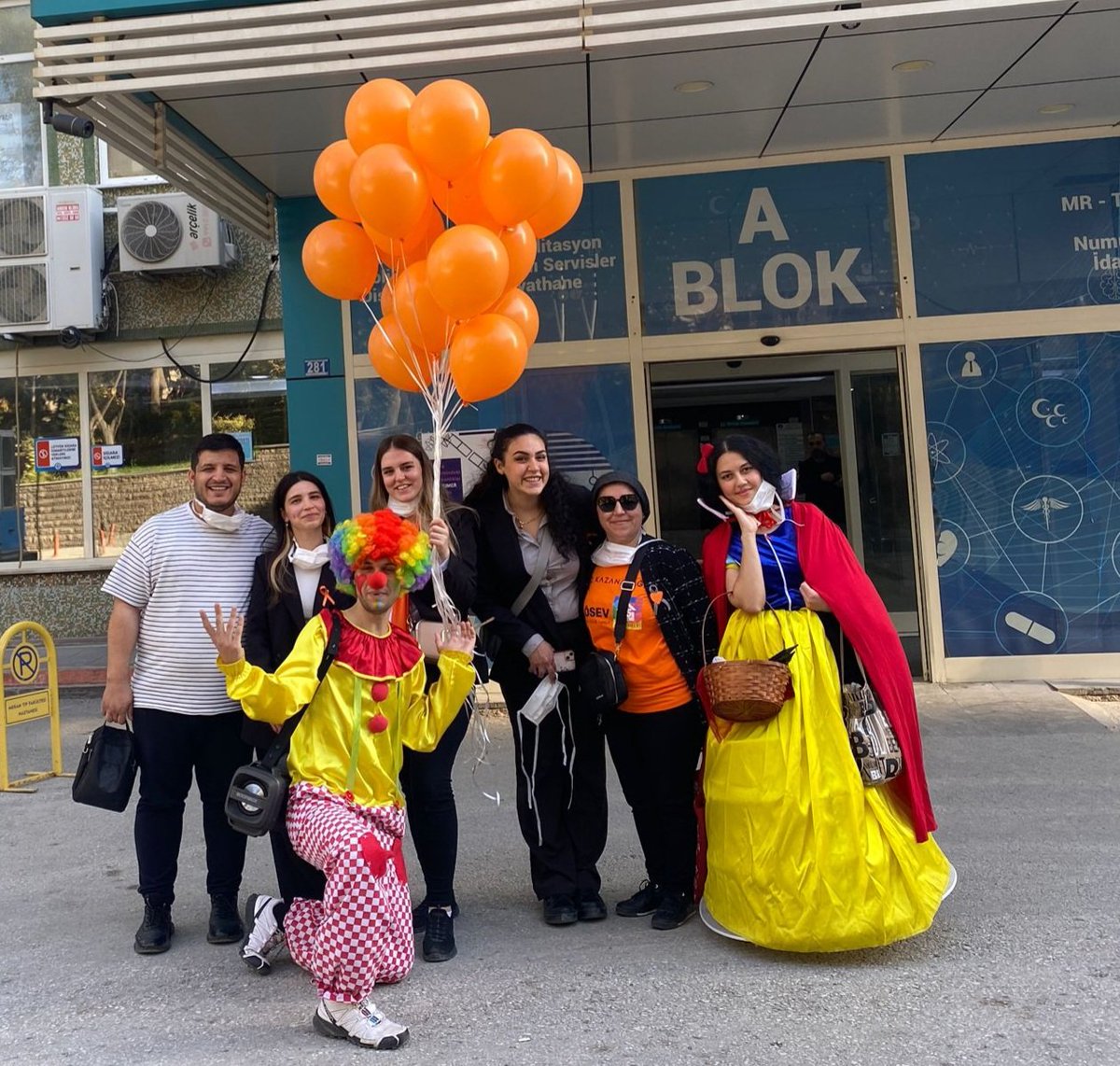 Sevgi-İyilik-Umut dolu mücadelemizde,
Gün bizim günümüz🧡🧡
#BizKazanacağızLÖSEV
<a href="/losev1998/">LÖSEV</a>