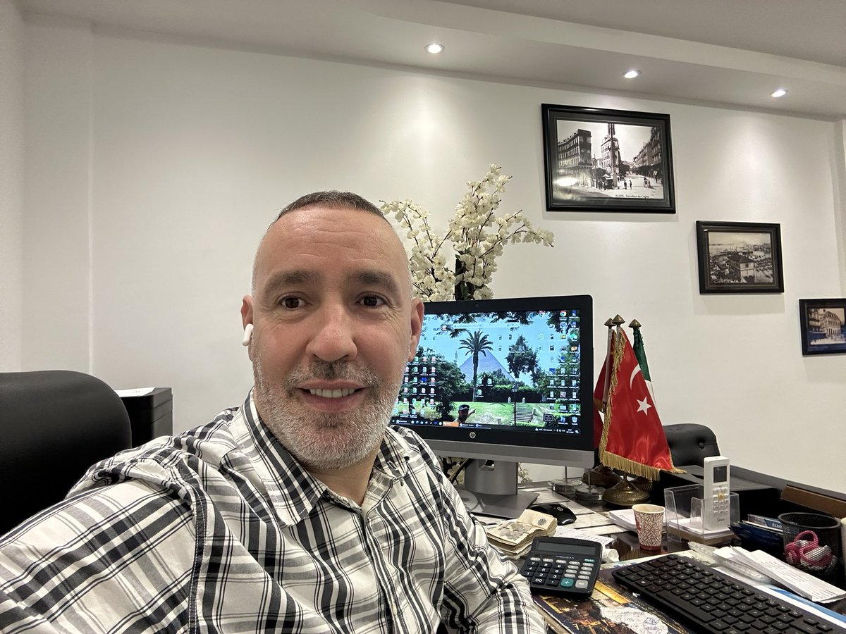 من المفيد أن يتوقف المرء أحيانًا عن التفكير 
وخوض المعارك وينتحل شخصية شجرة هادئة في غابة منسيه .