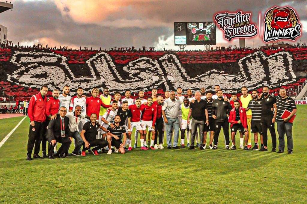 sportpage1937's tweet photo. بروح النادي والوفاء لمن يقود #وداد_الأمة وتحت شعار _#العائلة... سوف ننتصر 👊🙌✌️ https://t.co/XHaKy2Rcnb