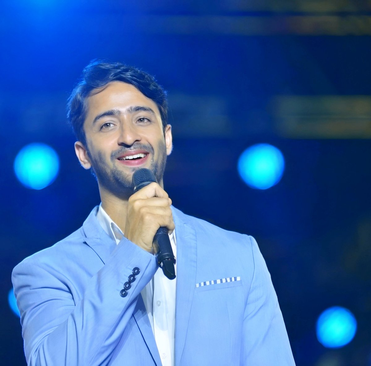 ritu0174's tweet image. Magical Smile 💙🧿

#ShaheerSheikh #Contagious #Smile #BestSmile #EvergreenSmile #StayHealthy #RiseNShine #LoveAndRespect 

@Shaheer_S ♥️

#GodBlessYou #ShaheerSheikh