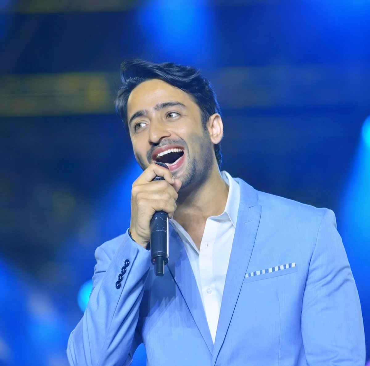 ritu0174's tweet image. Magical Smile 💙🧿

#ShaheerSheikh #Contagious #Smile #BestSmile #EvergreenSmile #StayHealthy #RiseNShine #LoveAndRespect 

@Shaheer_S ♥️

#GodBlessYou #ShaheerSheikh