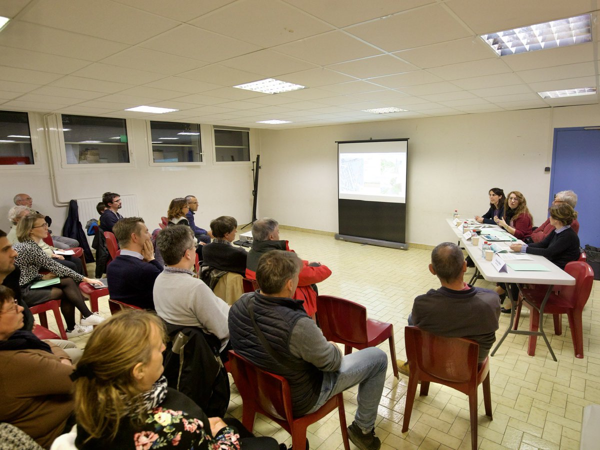 VilledeReims's tweet photo. Réunion publique de lancement de la concertation sur l’aménagement du #parc Sadi Lecointe. L’objectif : proposer un parc #qualitatif s’inscrivant dans la stratégie #ReimsNature, afin d’offrir un espace public de détente et/ou de #loisirs à 300m du logement de chaque Rémois. https://t.co/nV2zVXTbJI