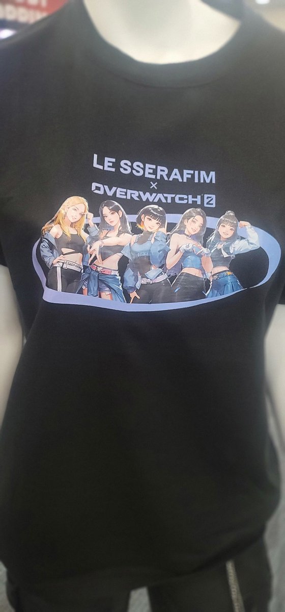 StRe3tWaLkeR's tweet photo. Why? @weverseshop Shipping is insane for @le_sserafim x @PlayOverwatch collaboration. Preview shown at #BlizzCon2023.
#LESSERAFIM #GrammyMuseum #르세라핌
#Perfect_Night #Overwatch2 #Fearnot #imfearless https://t.co/P25ejSAnEH