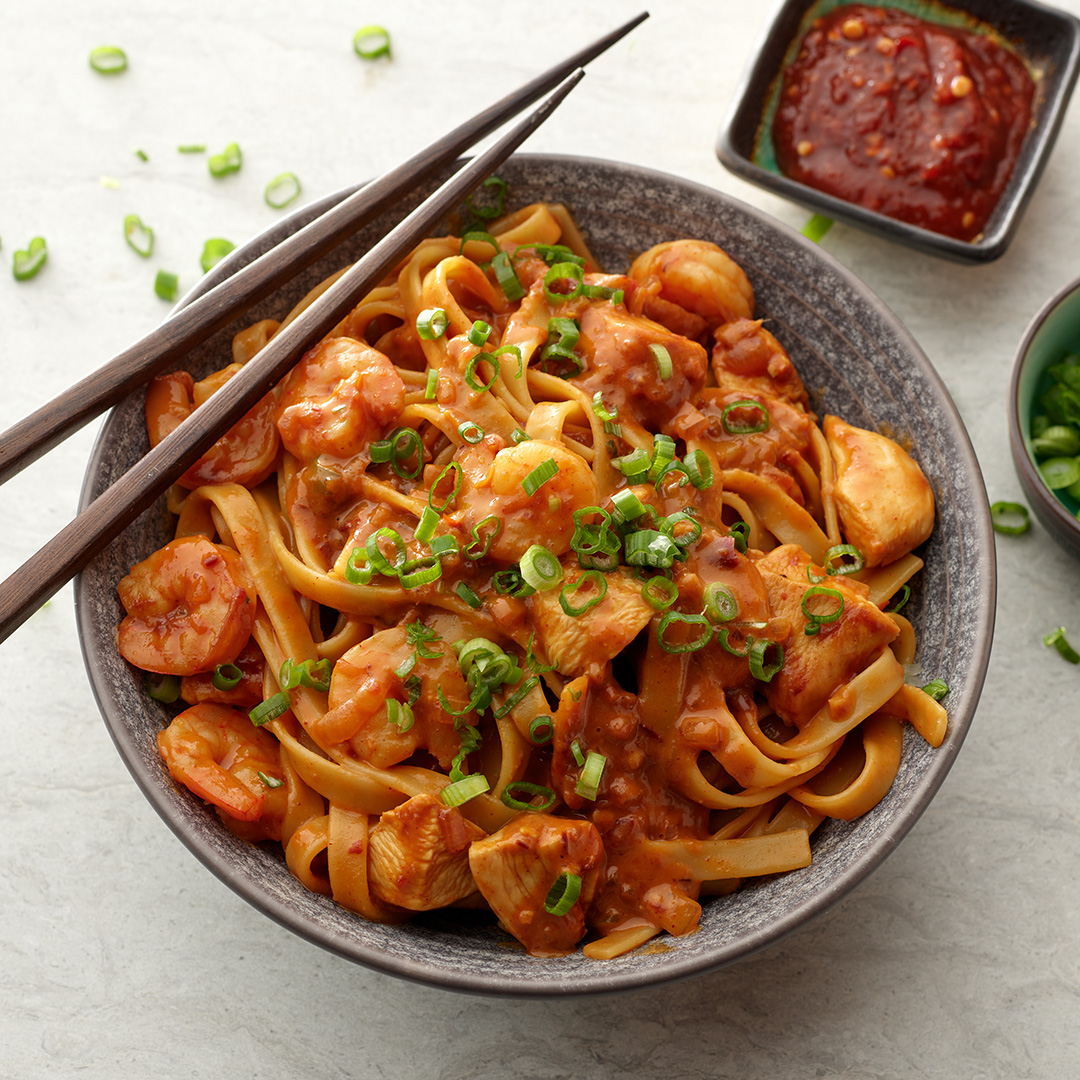 Elevate your mealtime with a dish that's both bold and comforting. Whether you crave a quick lunch or a delicious dinner, these noodles are a satisfying delight that hits all the right notes. 🔥 🥜 🌶️