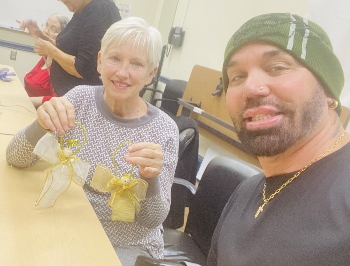 _scottclarke's tweet photo. Jurassic Art Tuesday at #arnoldseniorcenter making angel ornaments!!! Fast, easy ornaments for any time of year! #artrageous #scottclarkestudio #jurassicart #craftingclass #teachingartist #gratiDUDE https://t.co/rQW81r2AMo