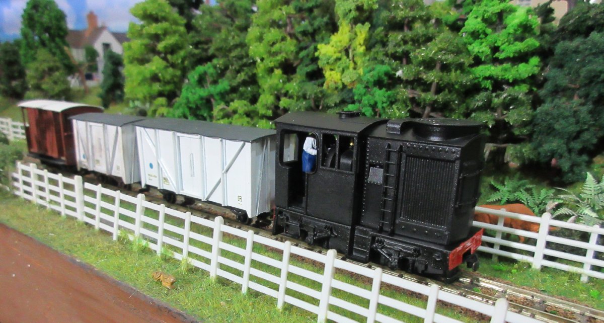 KeithALodge's tweet photo. 17 days ago I made a slow start on this 3D printed model of a narrow gauge version of a Sentinel steam engine. It just needs transfers to complete. See captions for details 😊 #modelrailway #narrowgauge https://t.co/i8OxPPbzl3 https://t.co/vFWgAV9E0w