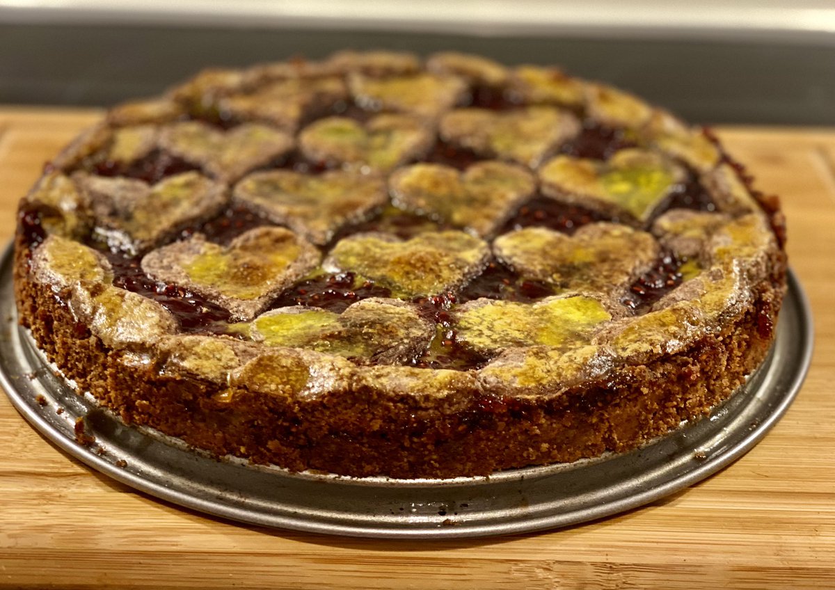Annabaesle's tweet photo. #KeinKantinentweet 

#Linzertorte als Geschenk. https://t.co/s77brtB1a0