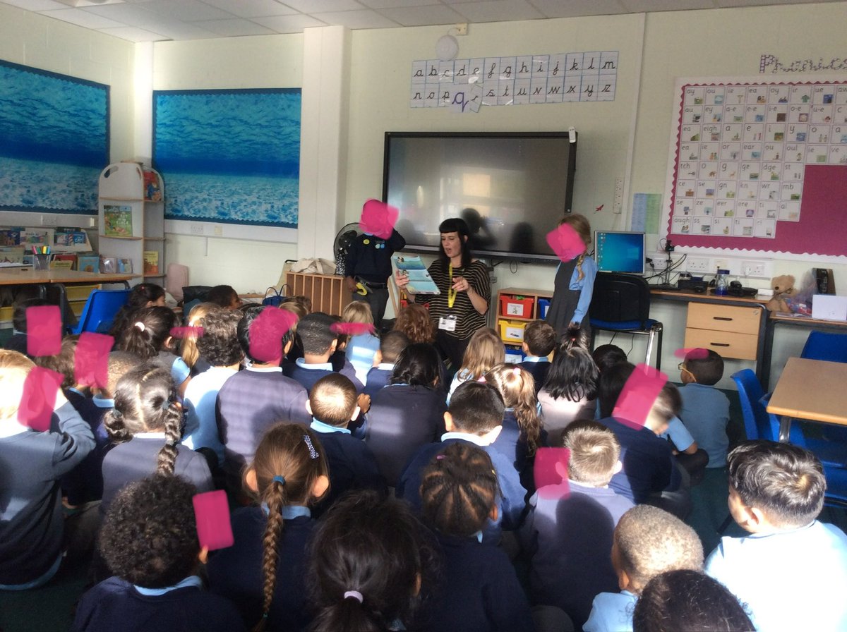Hillyfield_E17's tweet image. We had a fantastic time with @MagicBoxE17 today! A dinosaur pirate ship was a fantastic setting for todays story and we loved helping you tell the story Lottie! #Year1hill