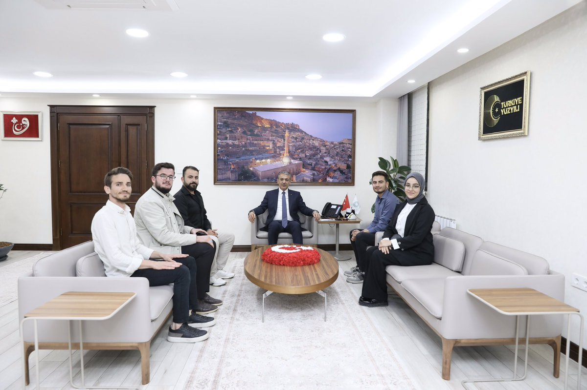 Valimiz/Büyükşehir Belediye Başkan Vekilimiz Sayın <a href="/tuncay_akkoyun/">Tuncay Akkoyun</a> , Mardin Diplomasi Akademisi üyesi Abdurrahman Kahraman ve beraberindekileri makamında kabul etti.