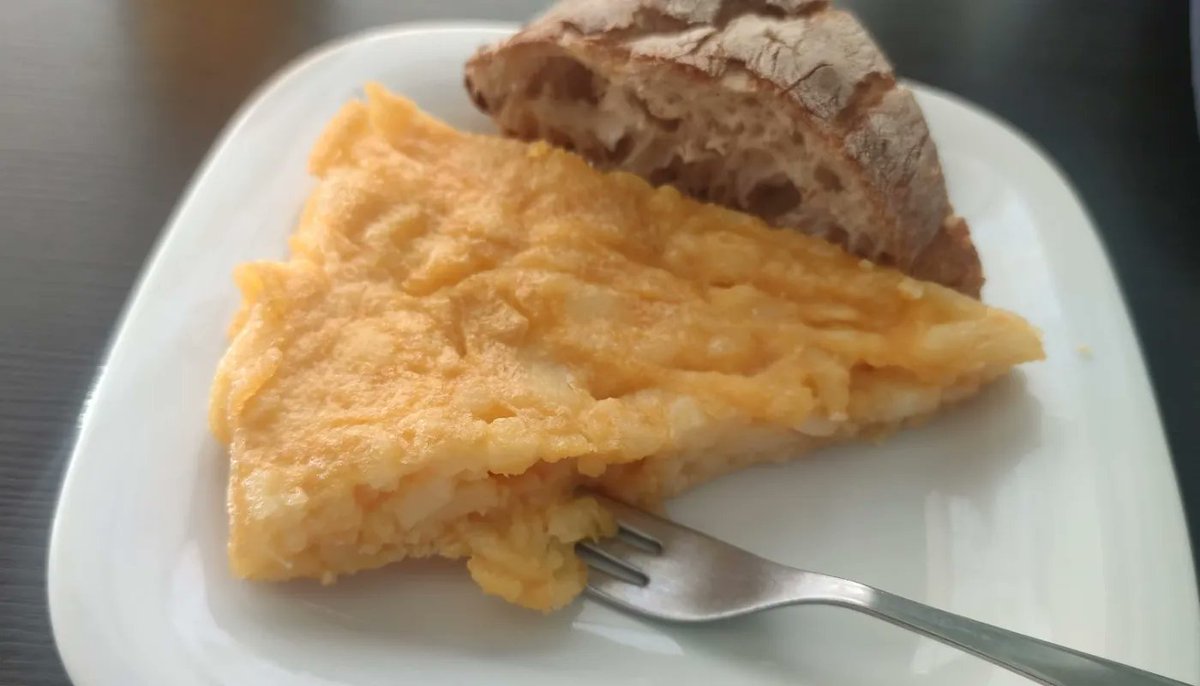 Venga, que ya estamos a martes. ¿Os animaría una sabrosa tortilla del Castrillón?

𝐂𝐚𝐟𝐞́ 𝐁𝐚𝐫 𝐑𝐨𝐲𝐬𝐞
👉 aunpillastortillas.com/cafe-bar-royse/