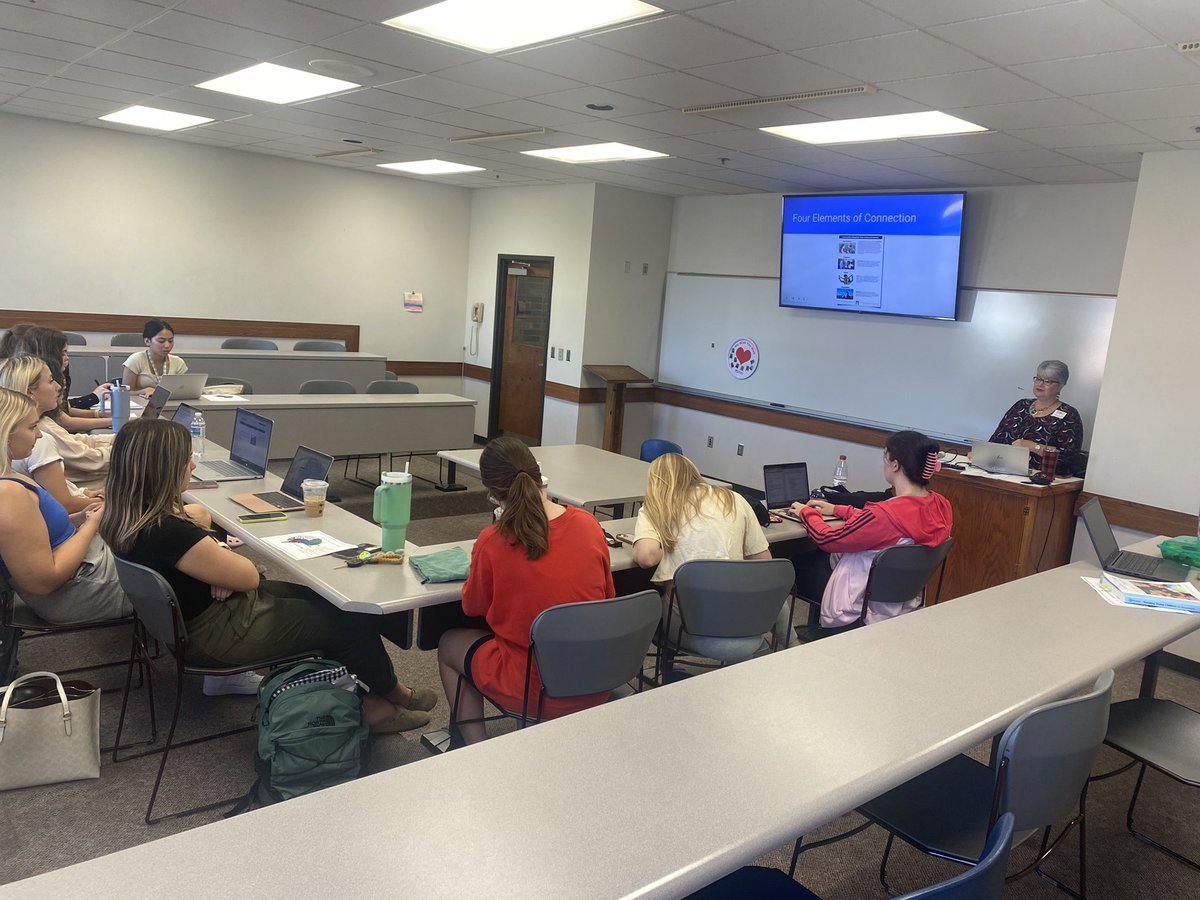 Worleys2011's tweet photo. The brilliant Teresa Waters is blessing our EU early childhood students today by sharing the foundations of @ConsciousD ! @EvangelUniv @EvangelEDU https://t.co/oyOqeqfvvf