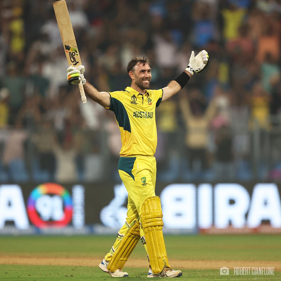 SRMeena_89's tweet photo. Mexi shows ...👌
#Maxwell 
#AUSvsAFG https://t.co/95zEKSWsYF