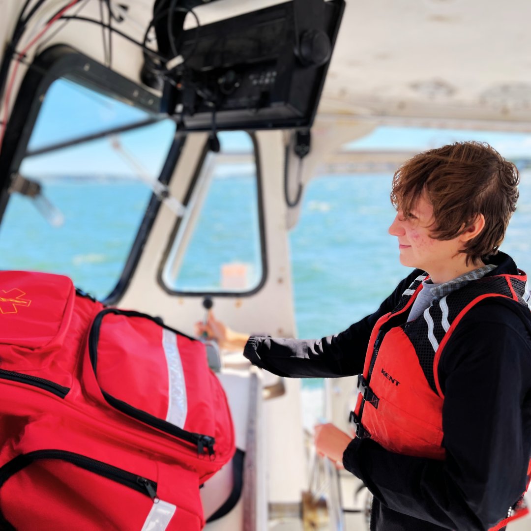 baxteracademy's tweet image. What a day! Advanced Engineering students had the opportunity to explore the maritime wonders of Portland Harbor — checking out fluid dynamics in a lobster storage tank, learning about the art of Marine Engineering, and going out for a cruise on a Holland 32 Lobster boat!