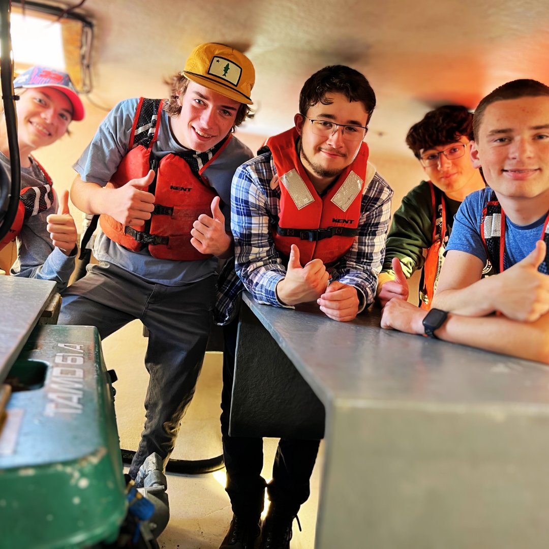 baxteracademy's tweet image. What a day! Advanced Engineering students had the opportunity to explore the maritime wonders of Portland Harbor — checking out fluid dynamics in a lobster storage tank, learning about the art of Marine Engineering, and going out for a cruise on a Holland 32 Lobster boat!