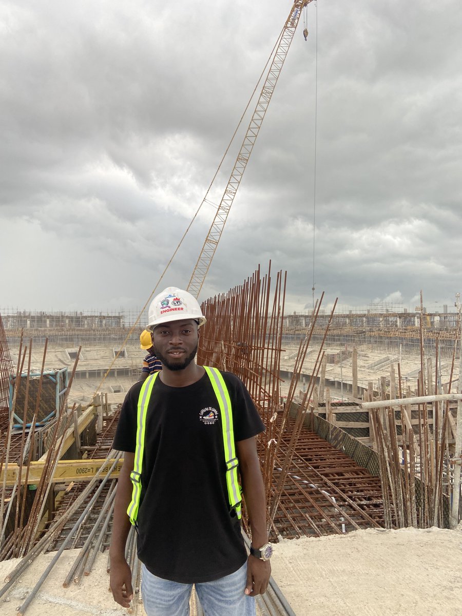 just_Afeez's tweet photo. At work👷🏾‍♂️ https://t.co/diLCO7MeDN