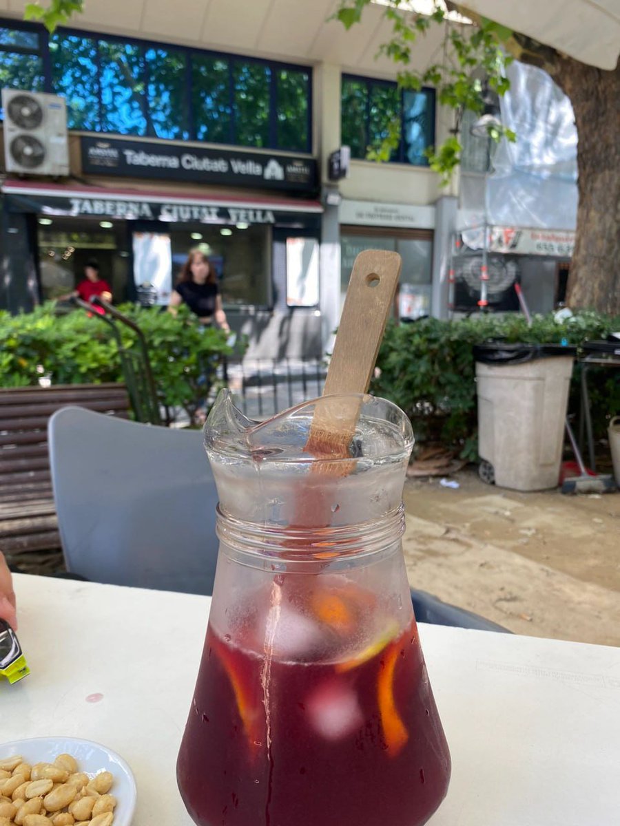 The breath of autumn, the weather is really comfortable, I like to drink afternoon tea outdoors, blow in the wind, and be in a daze