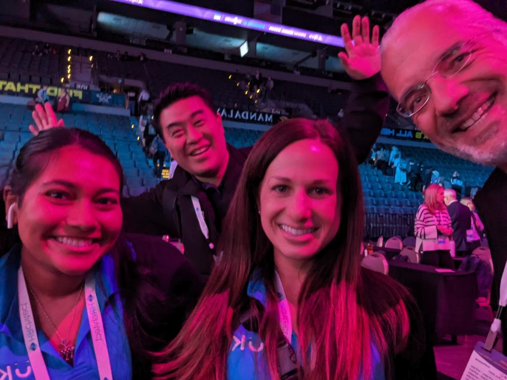 holgermu's tweet photo. And the ladies behind the @UKGInc handle #UKGAspire #BehindTheHandle - can you believe they claim they have no X handles? W @rwang0 https://t.co/7nOtvBgyO4