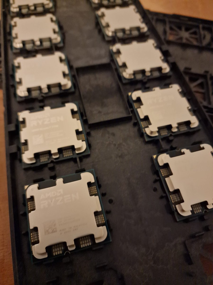 Die Vorbereitungen für unsere #BlackFriday #Deals laufen auf Hochtouren 🚀