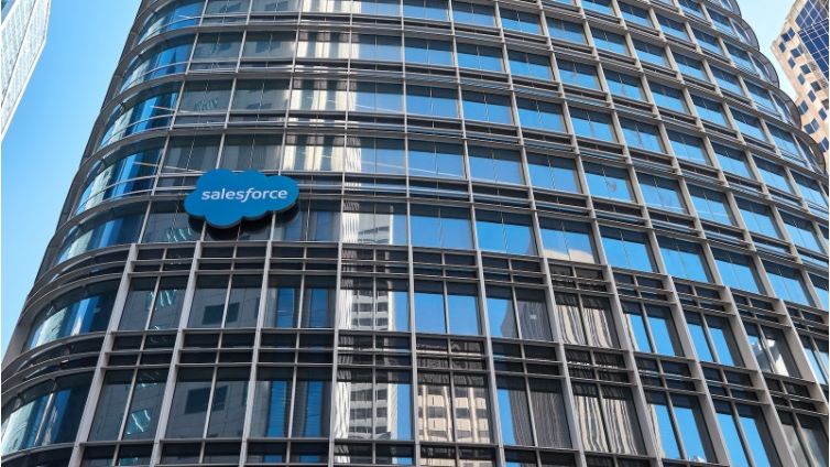 ComputerworldES's tweet image. @SalesforceES celebrará su #SalesforceInnovationDay 2023 el próximo 16 de noviembre en Madrid, donde nos presentará todas sus novedades, incorporando la #IA generativa como un elemento clave en la mejora de la productividad y la eficiencia. bit.ly/47kArzU