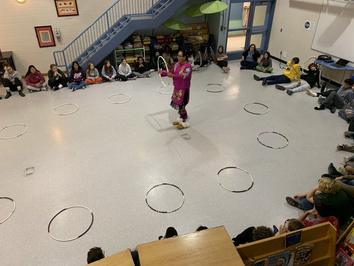 TanisLattanzio's tweet image. The 7/8’s ended our day with Theland learning a little bit more about hoop dancing including learning some of the basics. 
@alcdsb_mart @alcdsb #BlessedBeyondBelief