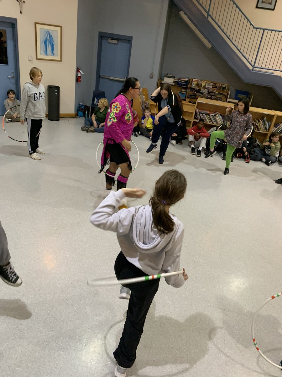 TanisLattanzio's tweet image. The 7/8’s ended our day with Theland learning a little bit more about hoop dancing including learning some of the basics. 
@alcdsb_mart @alcdsb #BlessedBeyondBelief