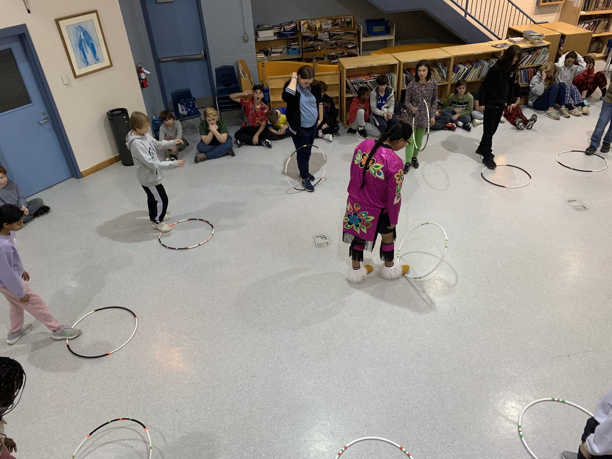 TanisLattanzio's tweet image. The 7/8’s ended our day with Theland learning a little bit more about hoop dancing including learning some of the basics. 
@alcdsb_mart @alcdsb #BlessedBeyondBelief