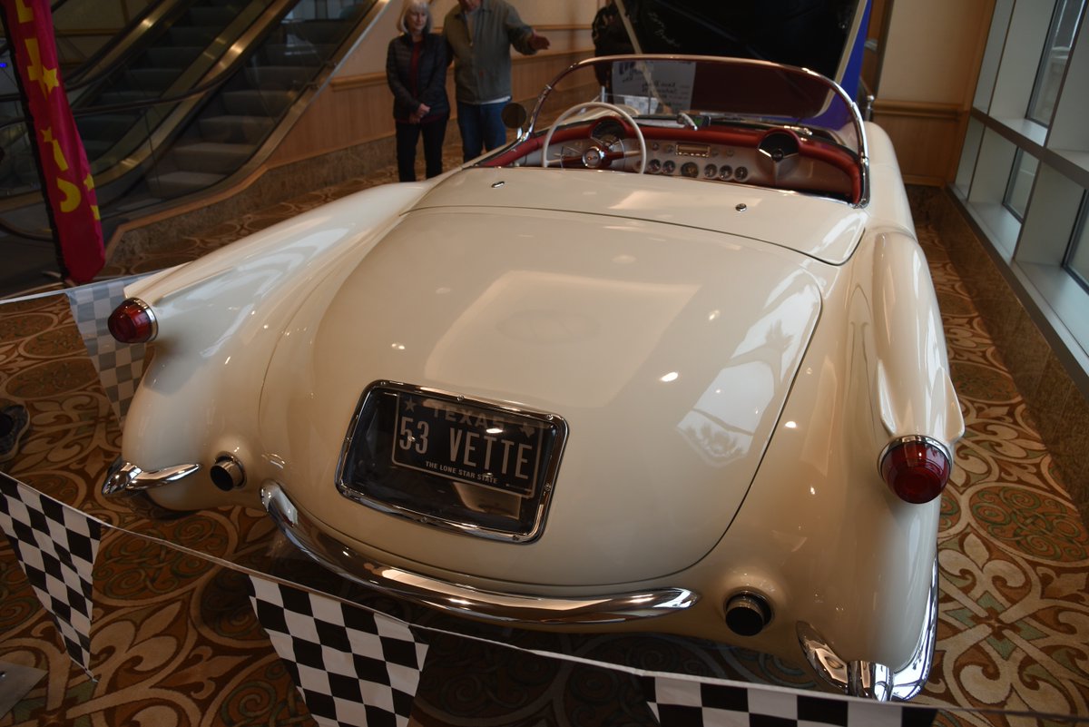 CorvetteChevyEx's tweet photo. π£ Who's joining me at the Corvette Chevy Expo? π£ Let's make this thread buzz with excitement! Share your favorite Chevy model and let's get the car talk going! π£οΈ #CarTalks #ChevyLove #CorvetteChevyExpo https://t.co/3LiG5uRzim