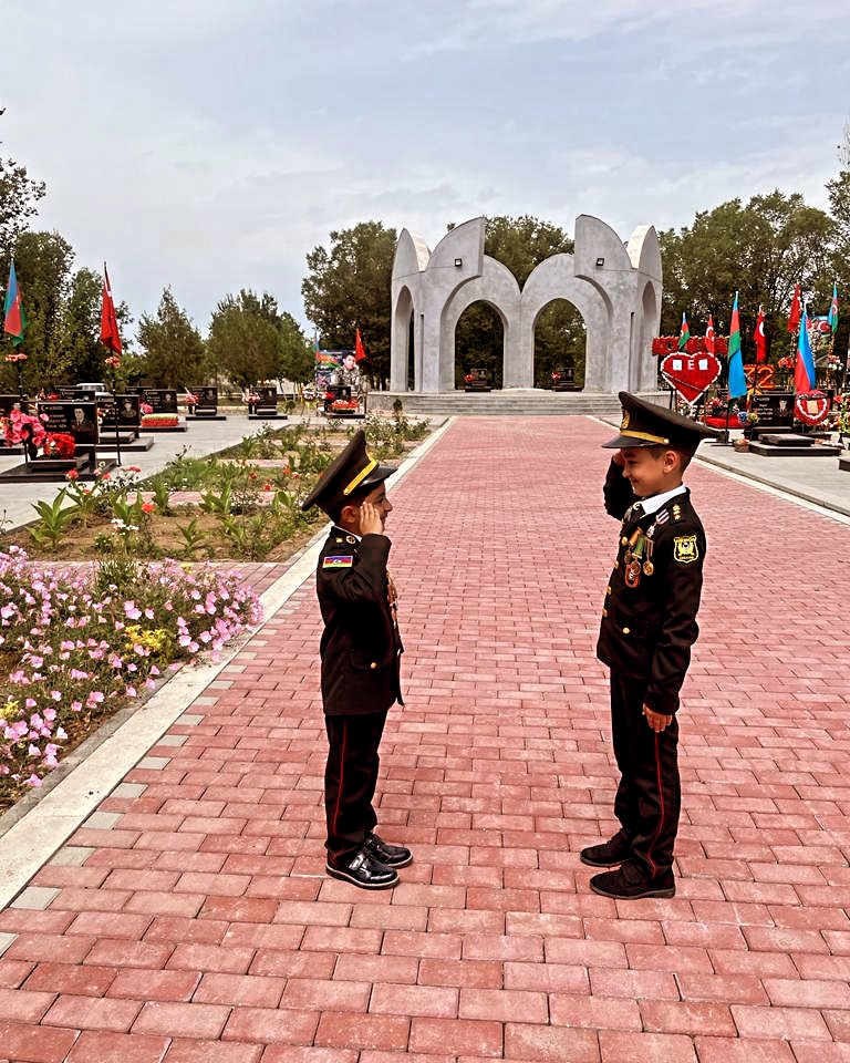 sherminsadiqli's tweet photo. Siz nə gözəl əmanətsiz belə🥹❤️
Türk balası qurd olar
Basdığı yer Yurd olar! https://t.co/Y4KWdyk3mp