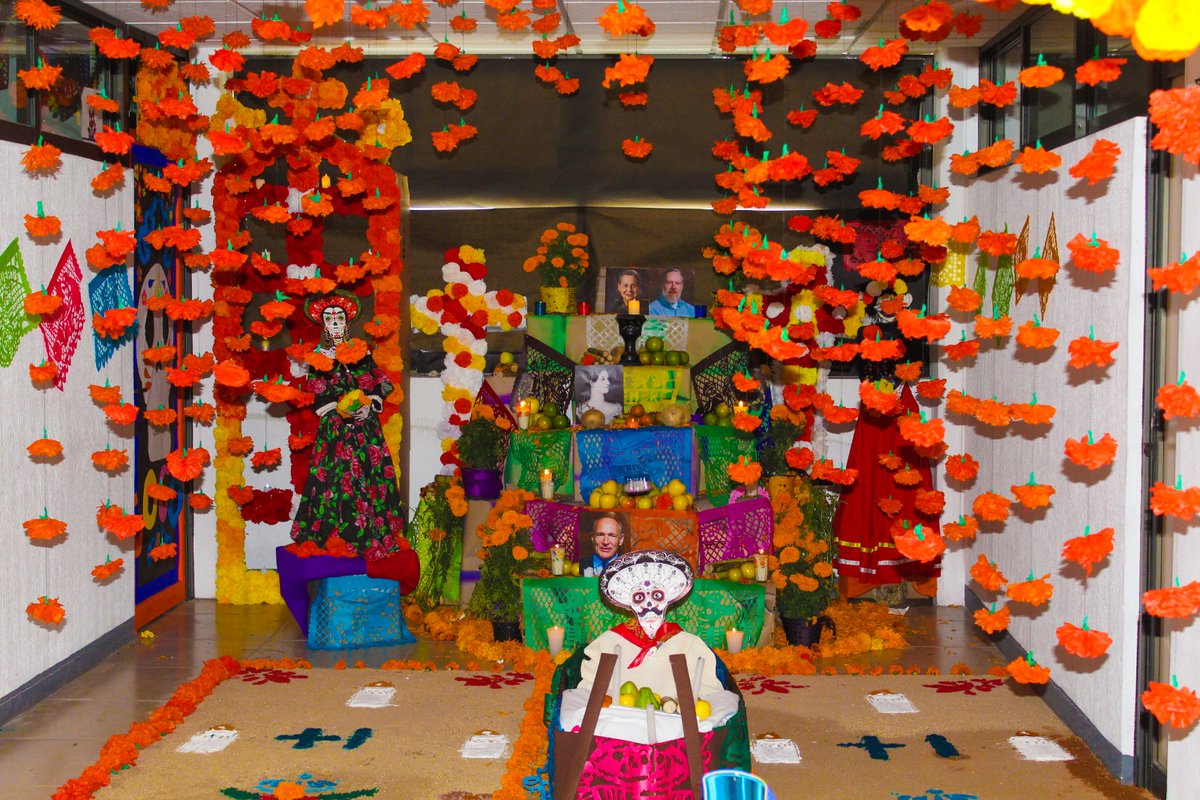 UTZin_oficial's tweet photo. El pasado 31 de octubre, honramos a nuestros muertos, a través de ofrendas y altares, alumn@s y docentes pusieron toda su creatividad.
¡Felicidades a tod@s los que participaron, sin duda, su creatividad no tiene límites!
#OrgulloUtzin
#SomosUtzin
#BISUniversities https://t.co/VRQ9QBgeoW