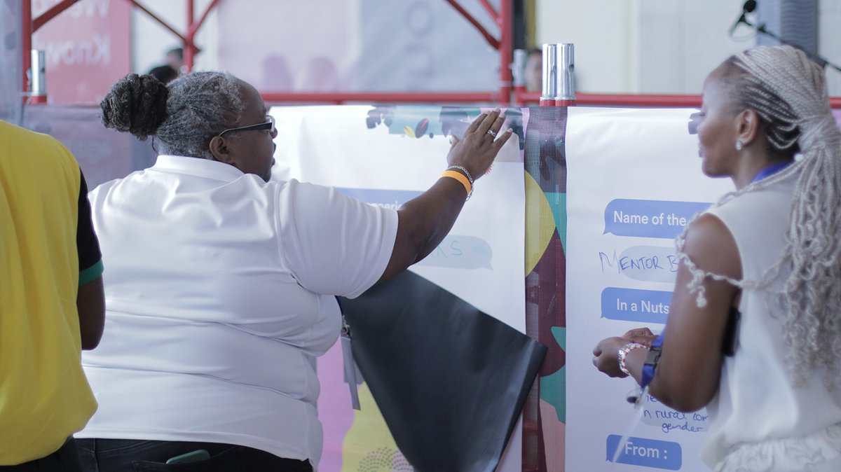 PNUD_ALGenera's tweet photo. During the #KnowledgeFair the "Marketplace" served as a dynamic platform for participants to explore and share valuable experiences, knowledge products and services for gender-based violence (GBV) prevention and response around the🌎✅
#Knowledge4Action #SpotlightEndViolence https://t.co/qjBaRaIjIZ