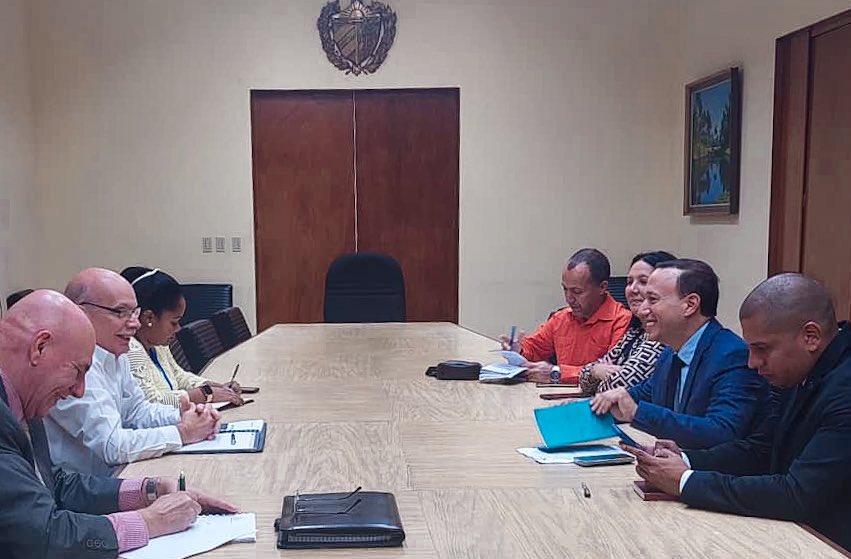 #7Nov | Pdte. del Banco del Alba, <a href="/rlicausi/">Raúl LiCausi</a> se reúne con vpdte. primero del <a href="/BancoCentralCub/">Banco Central de Cuba</a>, Francisco Mayobre, y conversaron sobre propuestas de proyectos de financiamiento para promover la Zona Económica del Alba, la interconectividad y soberanía alimentaria en la región.