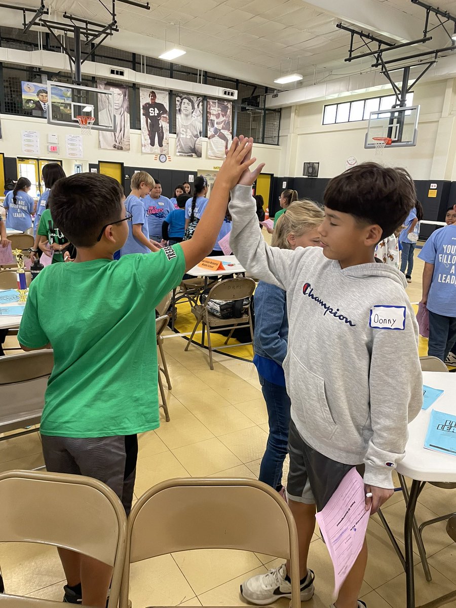 Student Leaders sharing when they have encouraged and empowered someone. Way to go Del Rio! <a href="/tepsalru/">TEPSALRU</a> #WeLeadTx