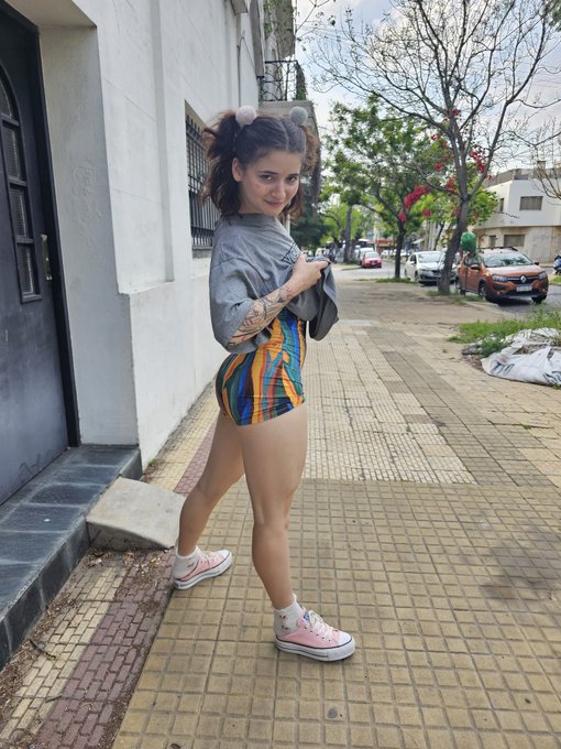 2 pic. Hoy le ped&iacute; a Bastian que me describa (f&iacute;sicamente) y dijo textual "imaginate una princesa toda