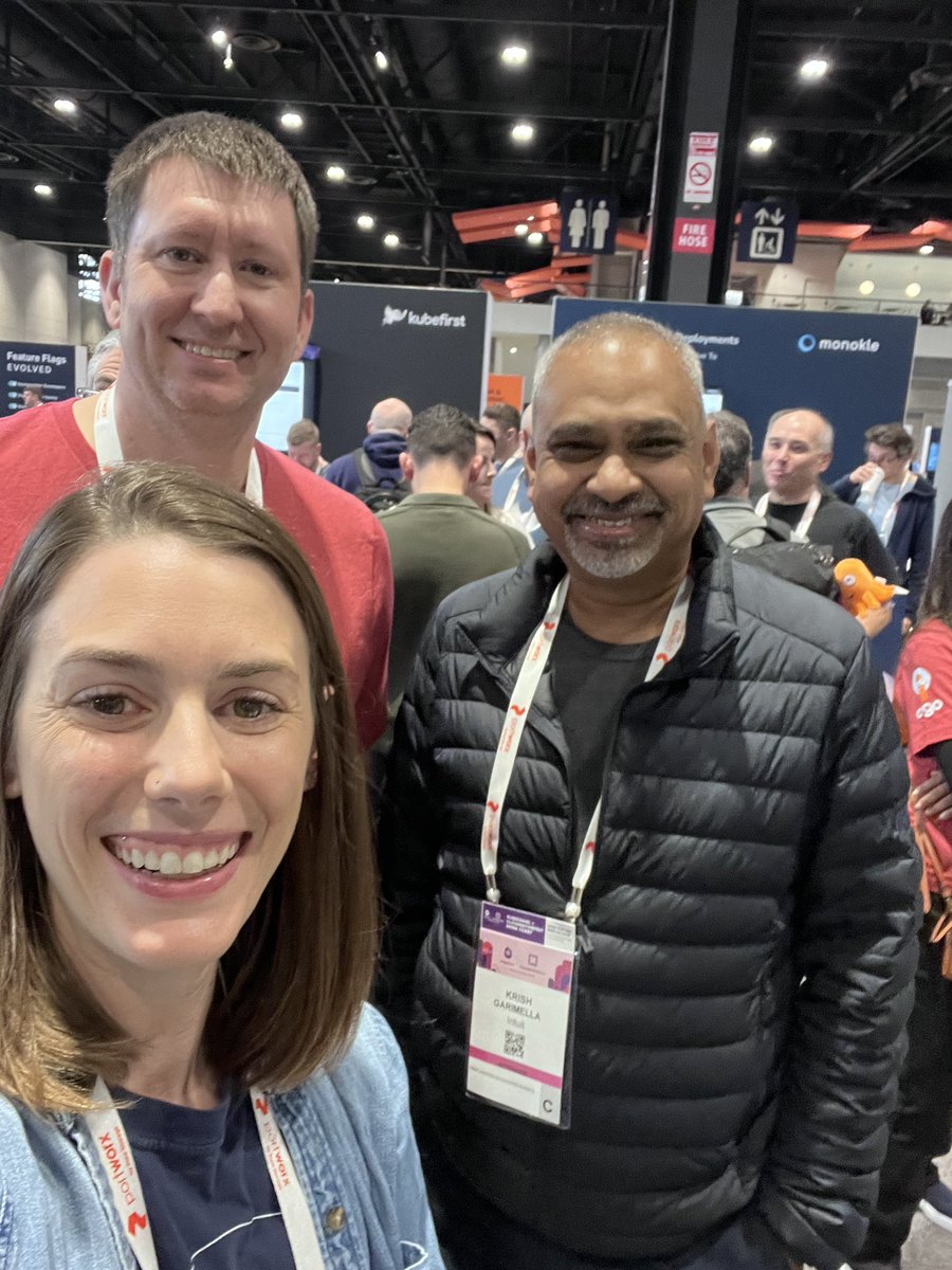 So fun to see the docker fam at <a href="/KubeCon_/">Kubecon_</a>  🐳