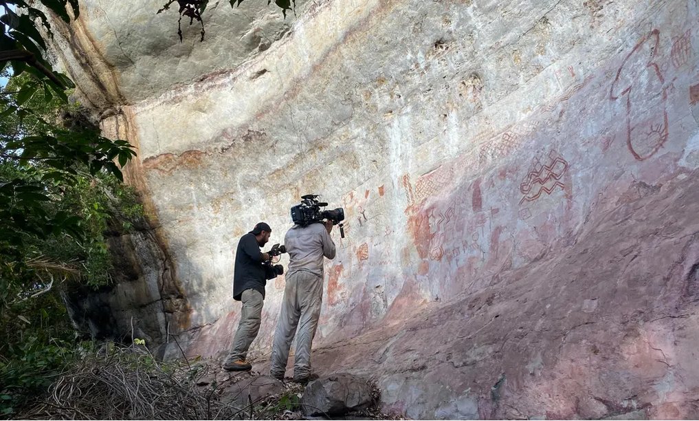 In 1991, a groundbreaking discovery was made by archaeologists in a remote area of Brazil. They uncovered an extensive collection of ancient rock art that stretched over 8 miles in the Serra da Capivara mountains. Using carbon dating techniques, the researchers determined that