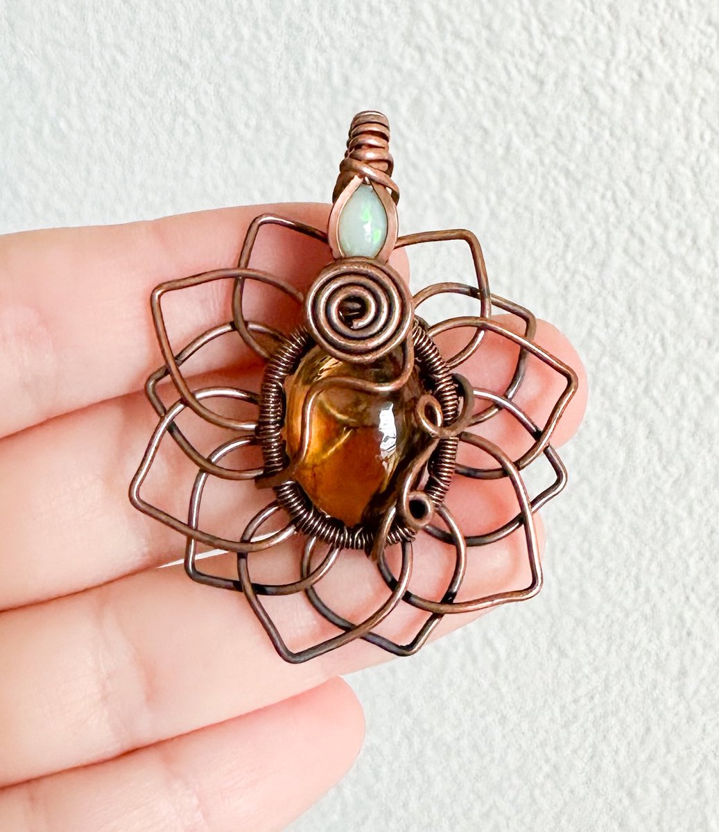 I call this one: milk & honey 🍯🥛 made with opal & citrine, available Friday November 10th at 8pm eastern time <3