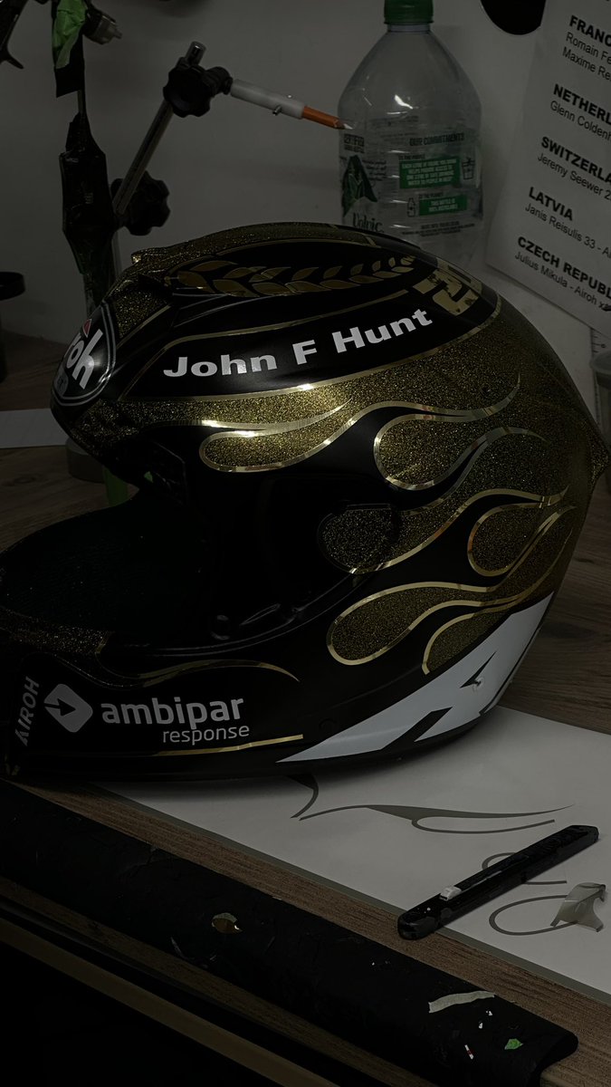 Image Design Custom tweet media