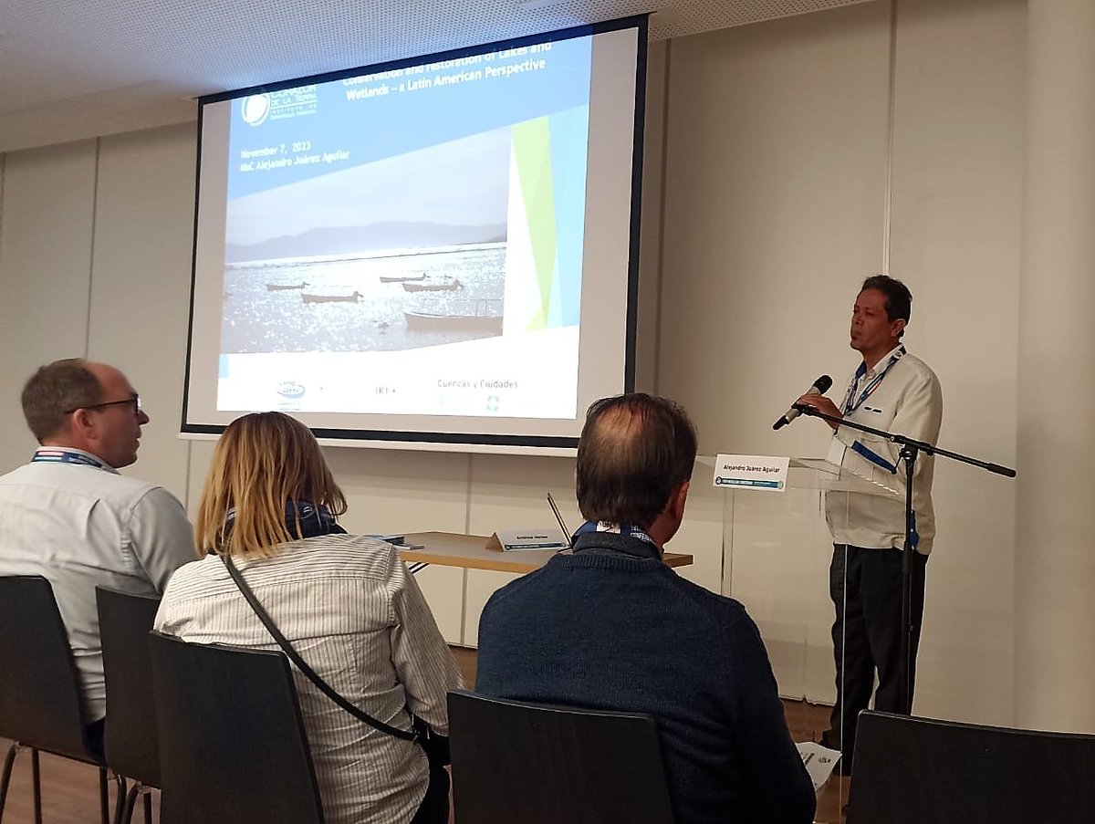 Instituto_CT's tweet photo. Corazón de la Tierra participa en la 19va. Conferencia Mundial de Lagos (19th World Lakes Conference), en Balatonfüred, Hungría. Es un encuentro de relevancia internacional que permitirá avanzar en el conocimiento y manejo sustentable de los lagos del planeta.
#WLC19
#LagoChapala https://t.co/XnDpq1EUls